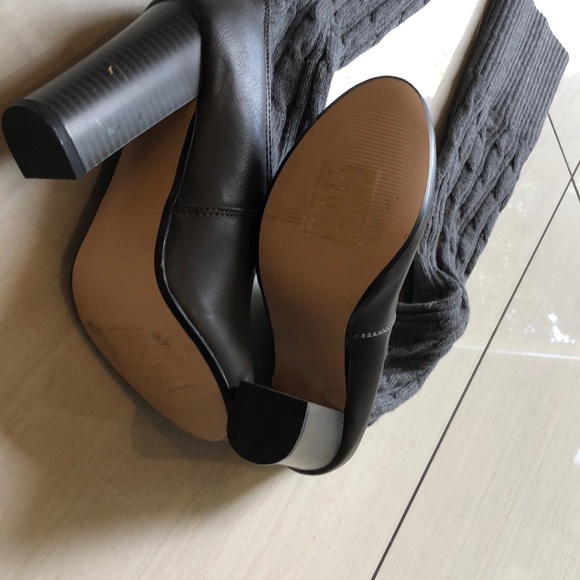 Grey sweater boots - Picture 3 of 3